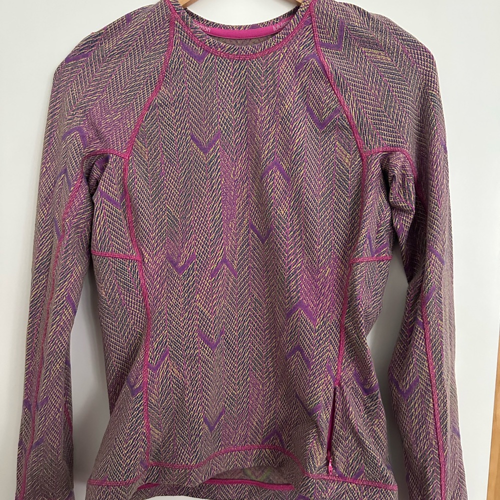 Women’s Lululemon long sleeve shirt